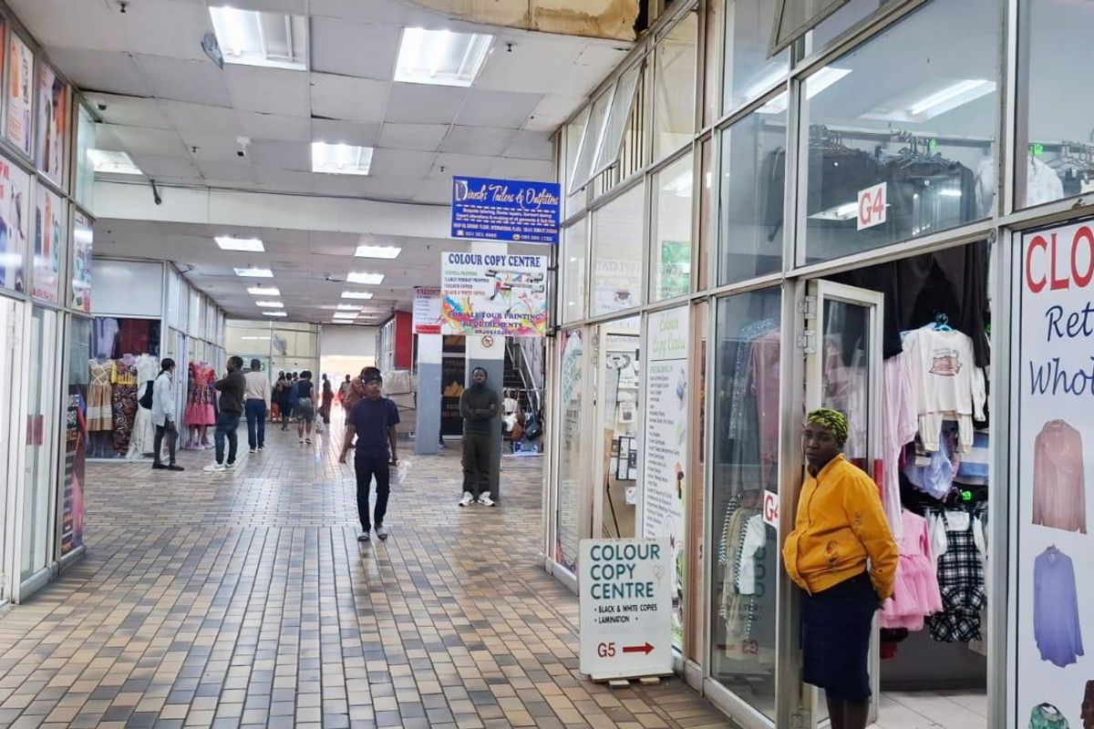 **Prime Commercial Space Available in Durban CBD - Perfect for Retail or Professional Services** - Photo 5