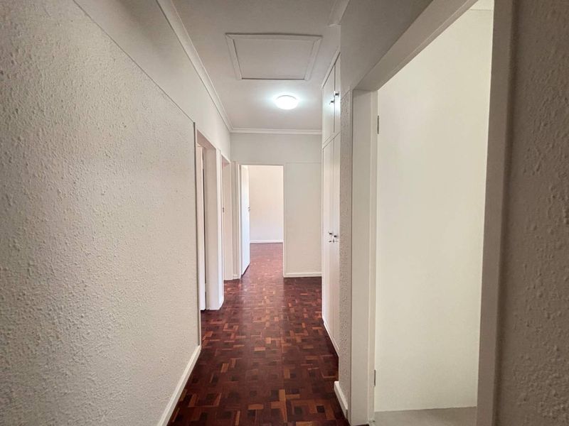 2 Bedroom Apartment in Tamboerskloof - Photo 5