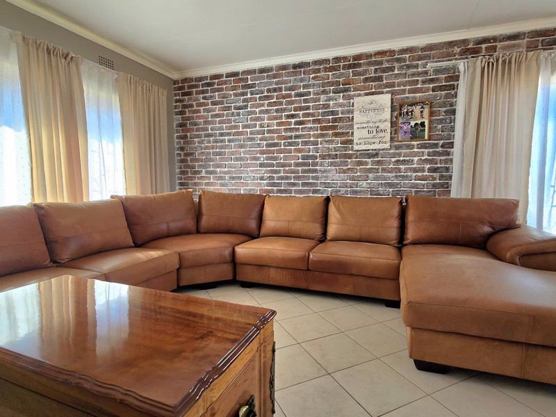 3 Bedroom House for sale in Oakdene - Photo 10