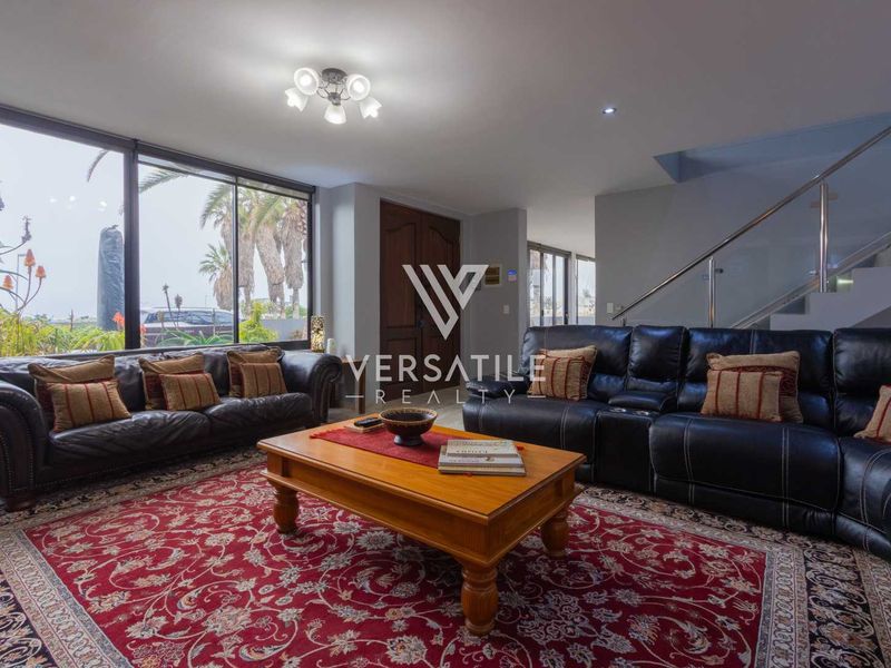 Two Furnished Homes and Flatlet with Seaviews - Photo 9