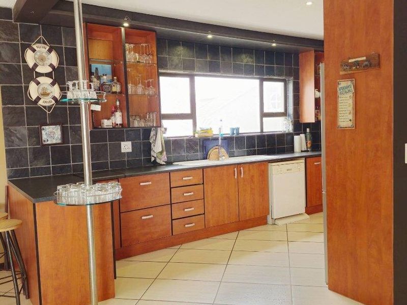 Swakopmund- For Sale-N$4 000 000 - Photo 5