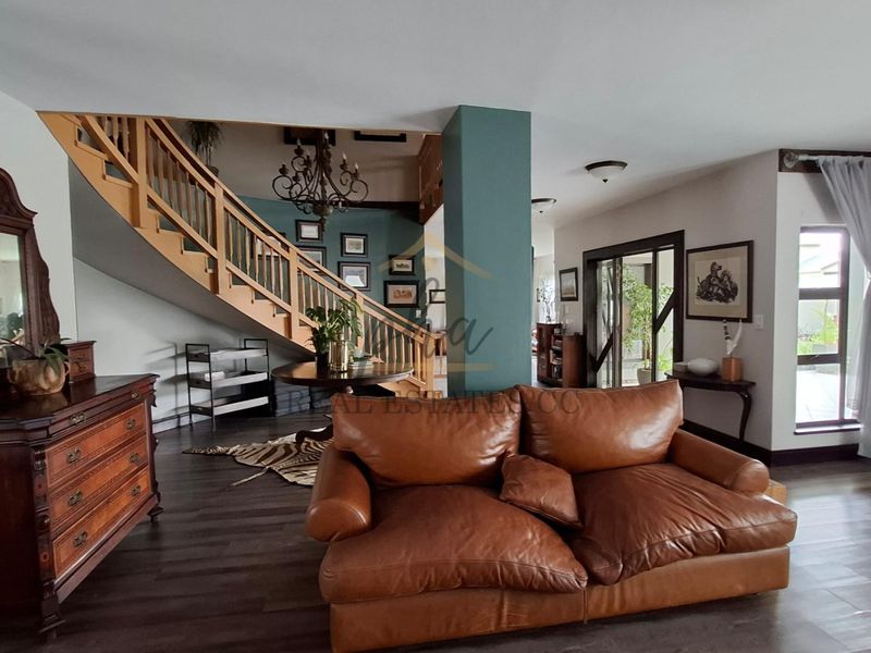 A HOME WHERE SPACE, COMFORT & FAMILY MEMORIES COME TOGETHER! - Photo 9