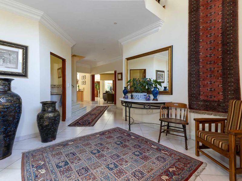 PRESTIGIOUS, HIGH-END TROPHY RESIDENCE IN A SERENE AND PEACEFUL LOCATION - Photo 3