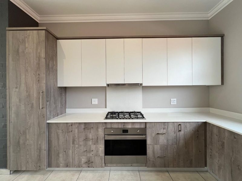 Exceptional Opportunity: Modern 3 Bedroom Simplex in Six Fountains Residential Estate - Photo 7