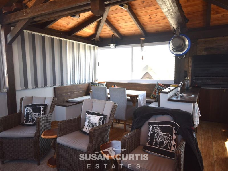 WATERFTONT 3 BEDROOM HOUSE IS FOR SALE - Photo 9