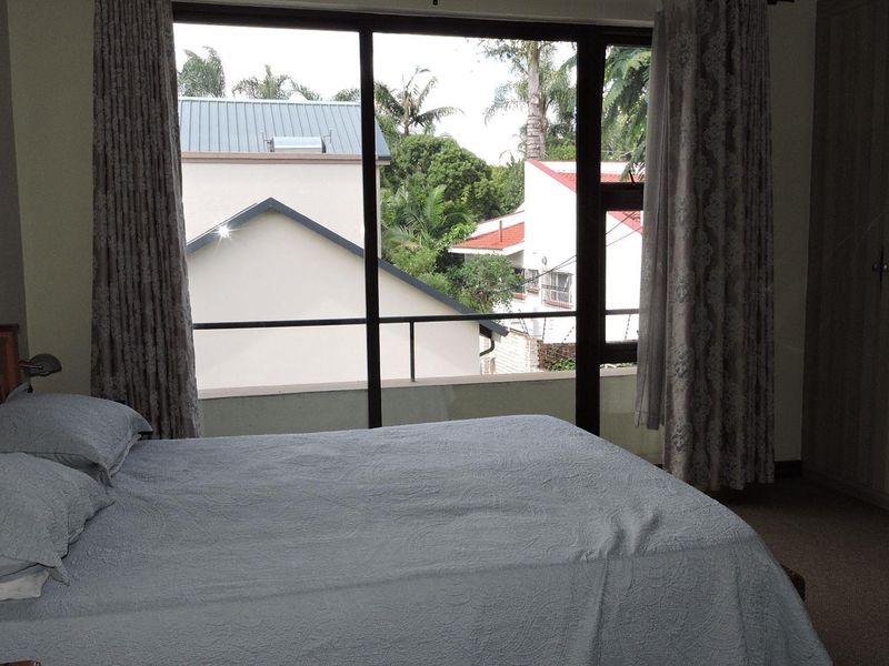 Charming 3-Bedroom Home within secure villas estate - Photo 5
