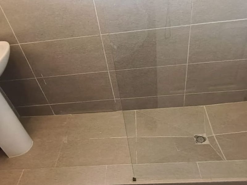 **Charming Newly Renovated Bachelors Apartment for Rent** - Photo 9