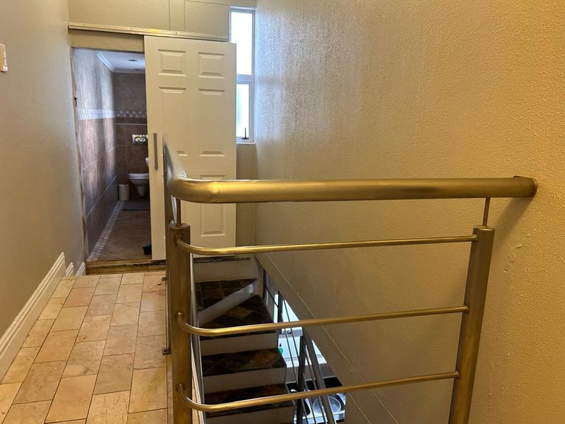 SPACIOUS DUPLEX  Available immediately - Unfurnished - Photo 8