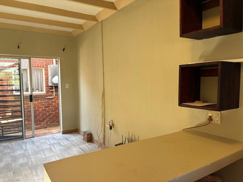 Bachelor Cottage to Rent - Photo 5