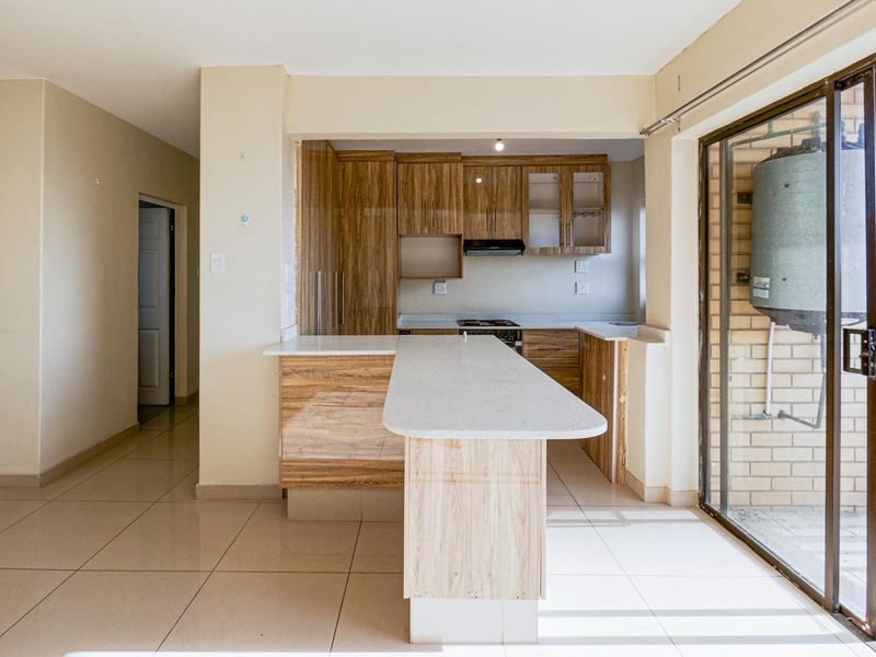 On the beach - Photo 3