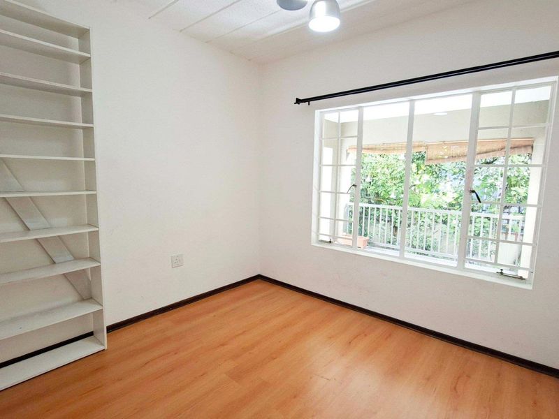 Spacious 3 bedroom, 2 bathroom ground floor apartment in Paulshof - Photo 9