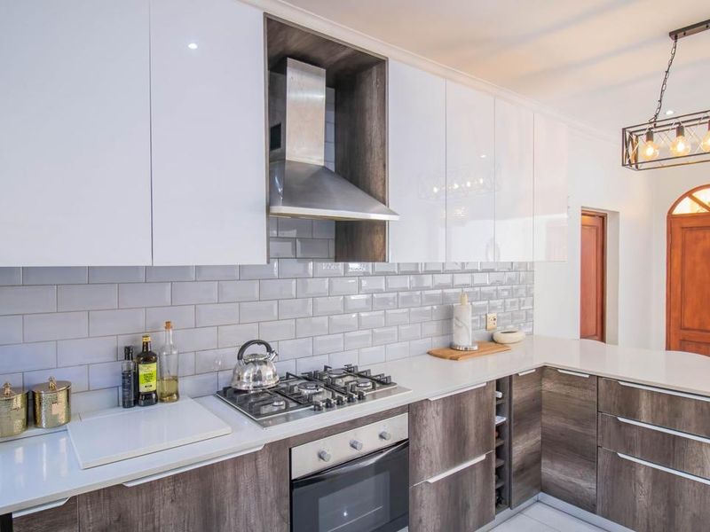 3-Bedroom, 2 Bathroom House in San Vincenzo - Photo 5