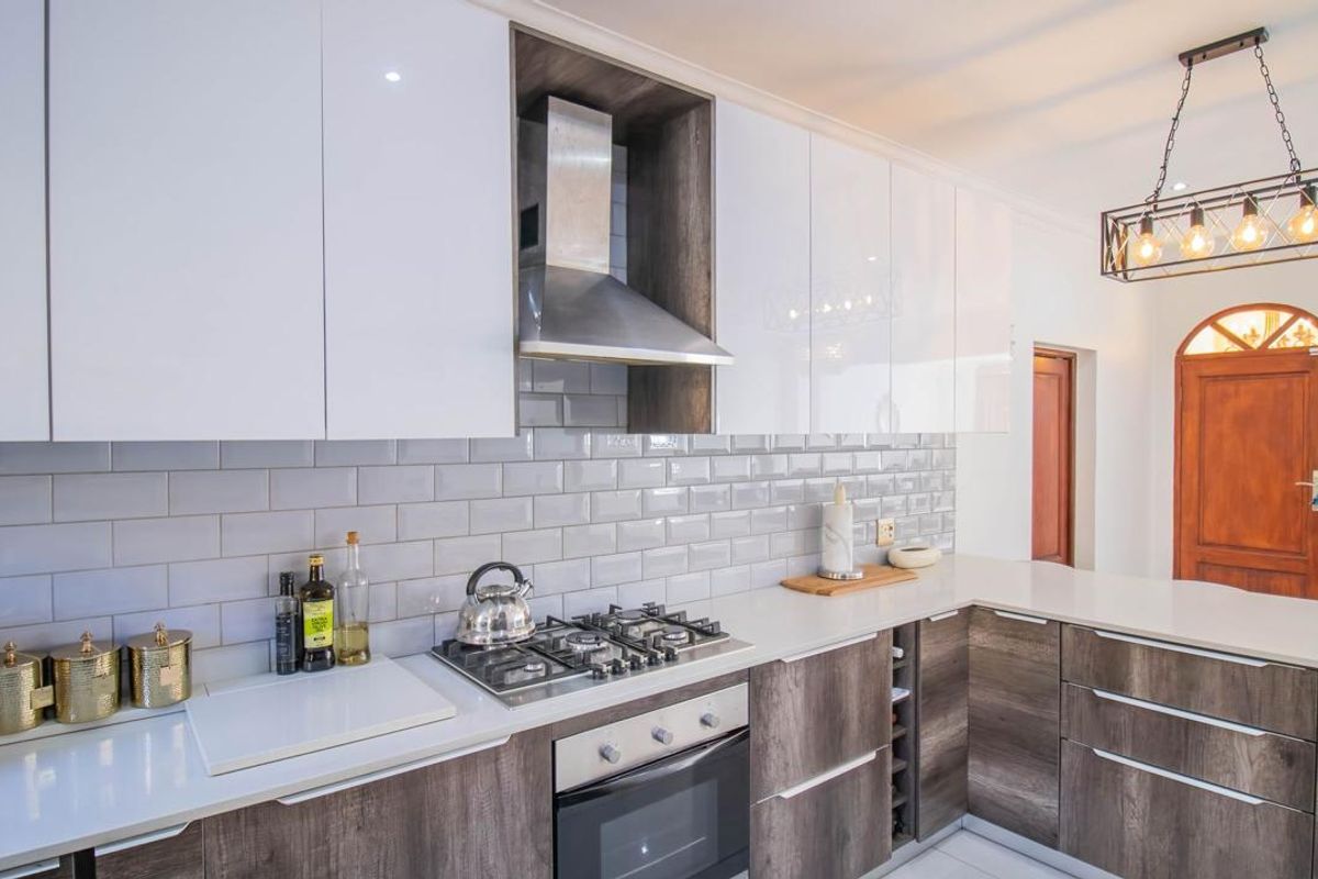 3-Bedroom, 2 Bathroom House in San Vincenzo - Photo 5