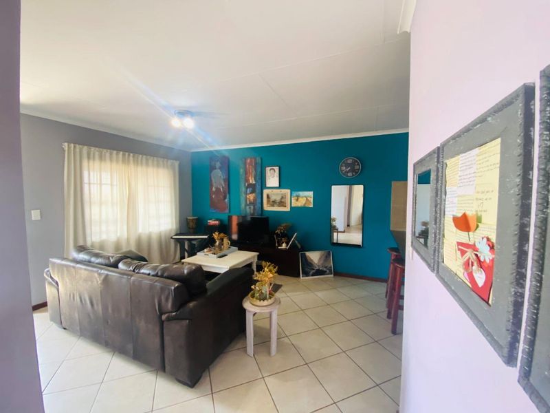 Modern 2-Bedroom Apartment in Crescent Glades Estate - Photo 9