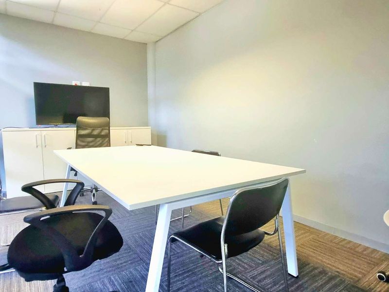 ±320 m2 first-floor HQ office in La Lucia Ridge. Gross R170/m2 (ex VAT). Fibre, lift, backup power & water, security. Avail. 01 Feb 2026 - Photo 8