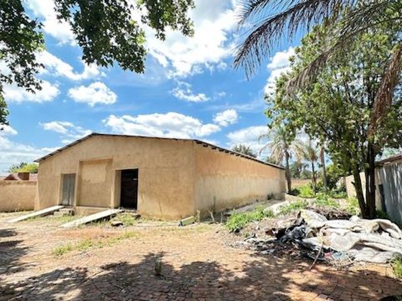 Rare Commercial Opportunity for Sale in the Heart of Valhalla - Photo 3