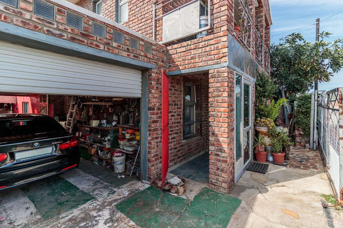 Double Story Bethelsdorp Property For Sale R650 000 - Photo 2