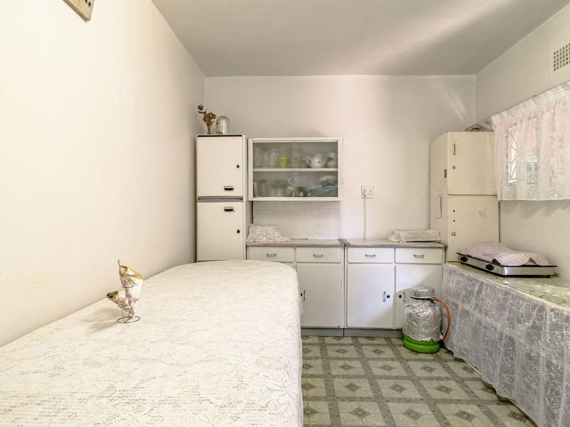 Charming Actonville Residence with Bonus Flatlet! - Photo 7