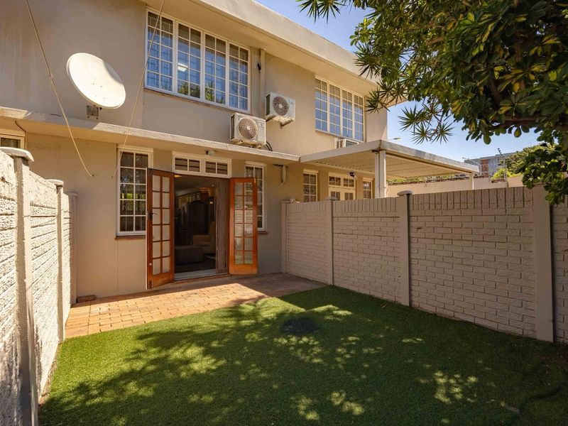 Modern 2-bedroom duplex in Windermere offering comfort, space, and a great lifestyle. - Photo 2