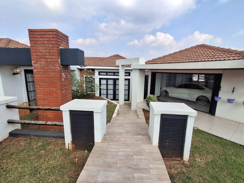 Three bedrooms house for sale in Elandspoort - Photo 7