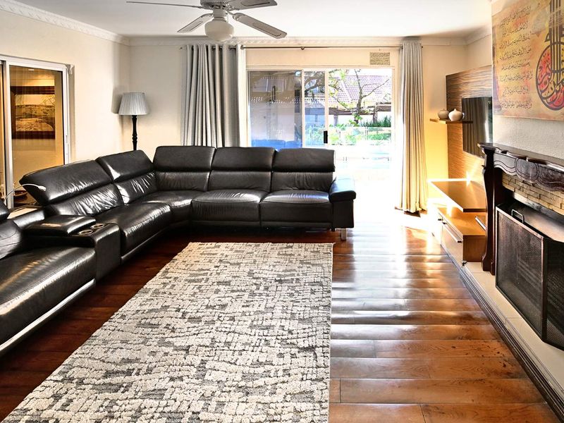 Beautiful Three Bedroom Family Home in Excellent Estate - Photo 8