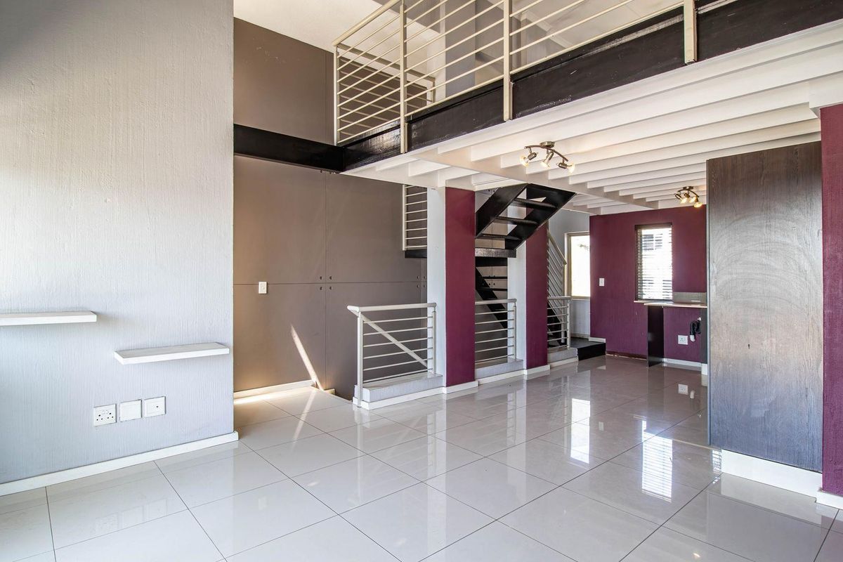 2 Bedroom Loft Apartment for Sale in Fourways - Photo 3