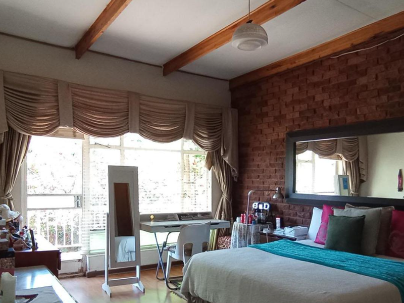 SPACIOUS FAMILY HOME WITH POOL AND LAPA IN CONSTANTIA PARK – EXCEPTIONAL RENOVATION OPPORTUNITY - Photo 10