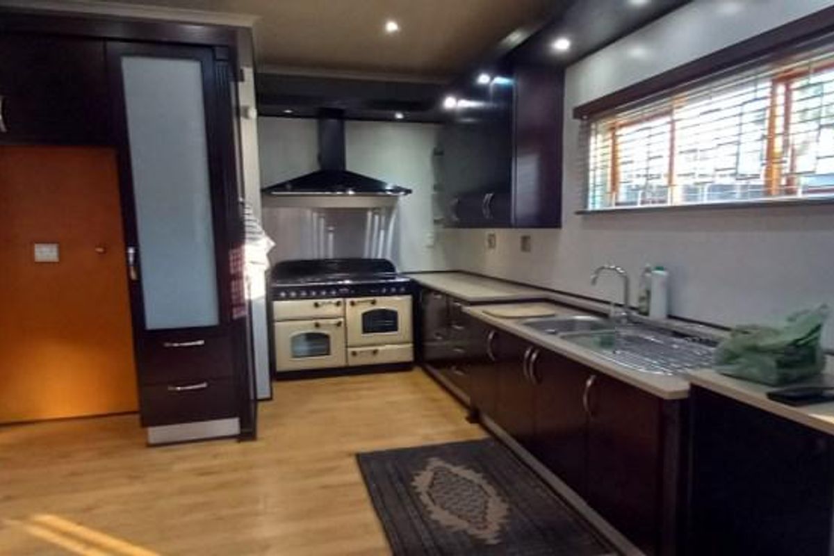 FOR SALE- 4 BEDROOM HOUSE IN OKAHANDJA, NAMIBIA - Photo 4