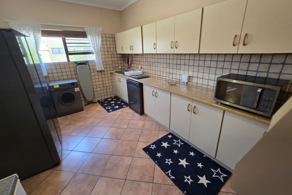 Henties Home - Photo 4