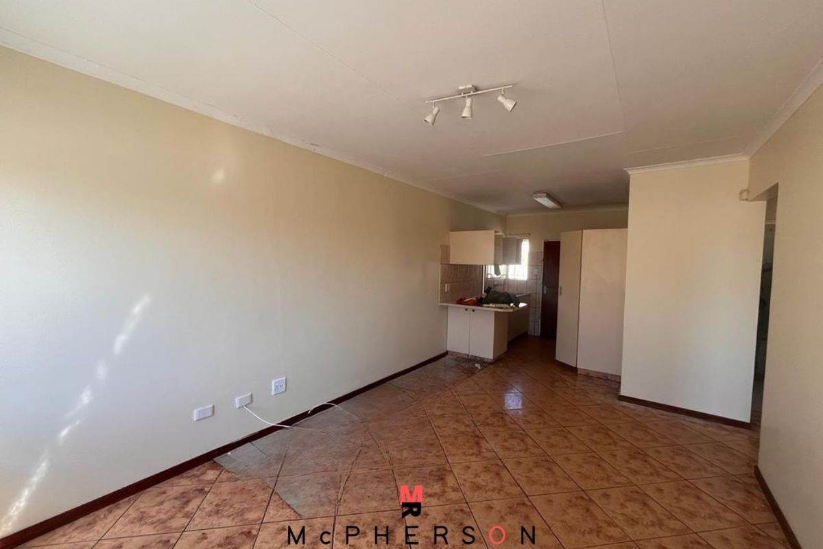 2 Bedroom Townhouse For Sale - Photo 2
