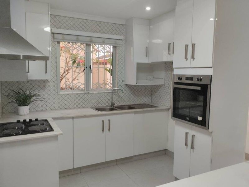 2 Bed  Simplex in secure complex - Photo 9