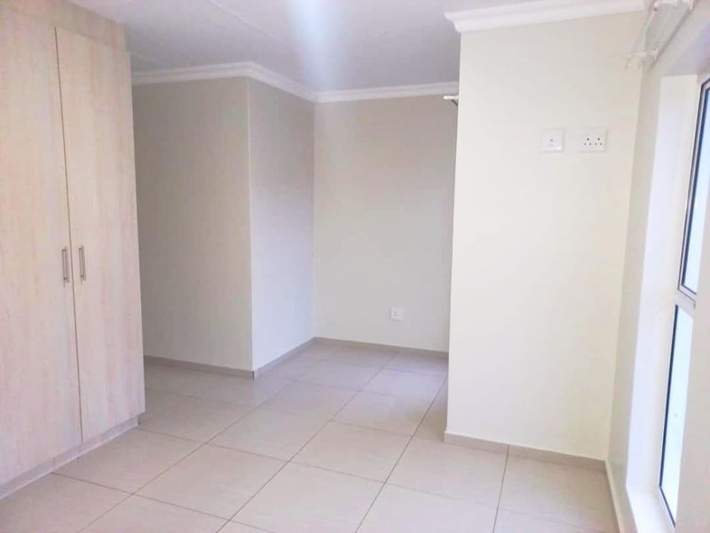 AVIS TOWNHOUSE - Photo 4