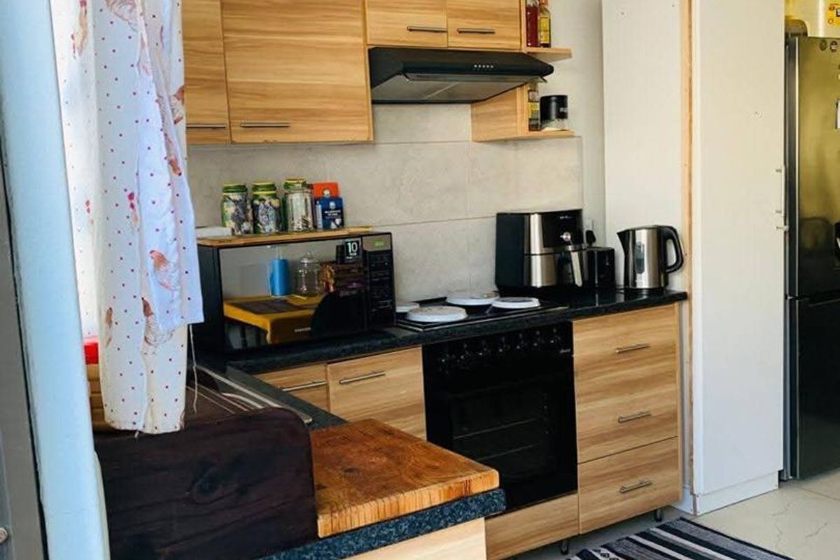 For Sale: Charming Apartment in Walvis Bay Central Area - Spring Court - Photo 4