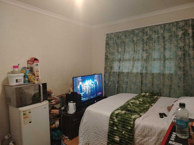 A NEAT APARTMENT - Photo 7