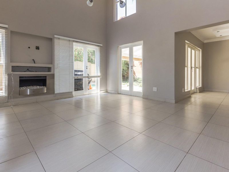 3 Bedroom House to Rent in Dainfern - Photo 3