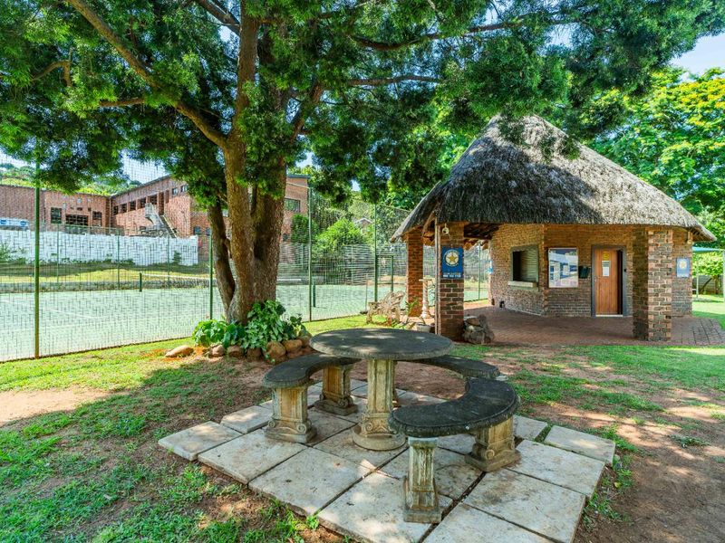 Hendra - Perfect Starter Home awaits in Sunningdale - Photo 6