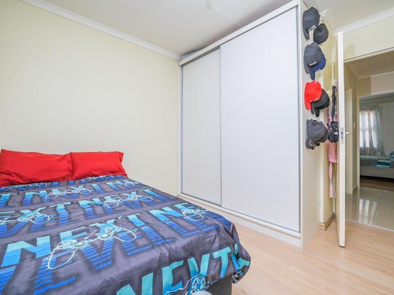 Waterfall Park Apartment for sale - R975,000 - Photo 8