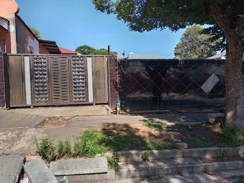 Exceptional Investment Opportunity: 8-Unit Property with Expansion Potential - Photo 5