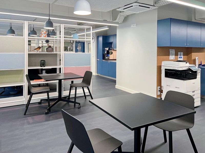 Find office space in HQ Durbanville Oxford Street for 5 persons with everything taken care of - Photo 6