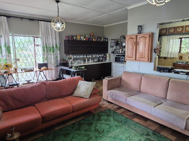 Old charm with beautiful sea views and loads of potential. - Photo 7