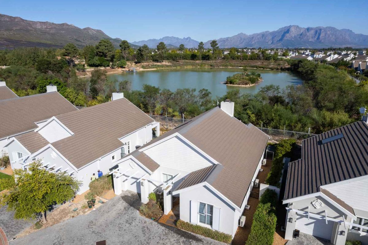 Three-bedroom home with lock-up and go lifestyle located in The Vines II on Val de Vie Estate - Photo 2