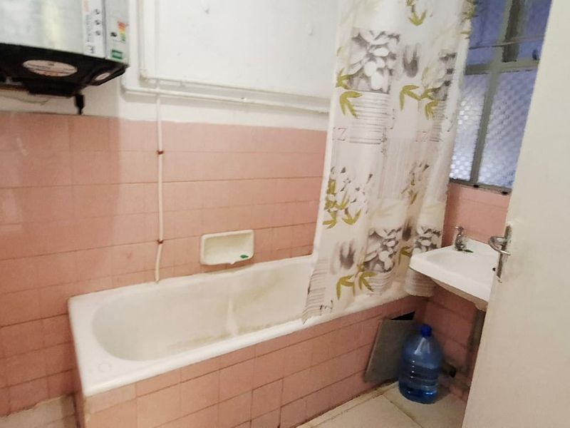 "Prime Location! Steps from Suncoast & Blue Waters Hotel" - Photo 5