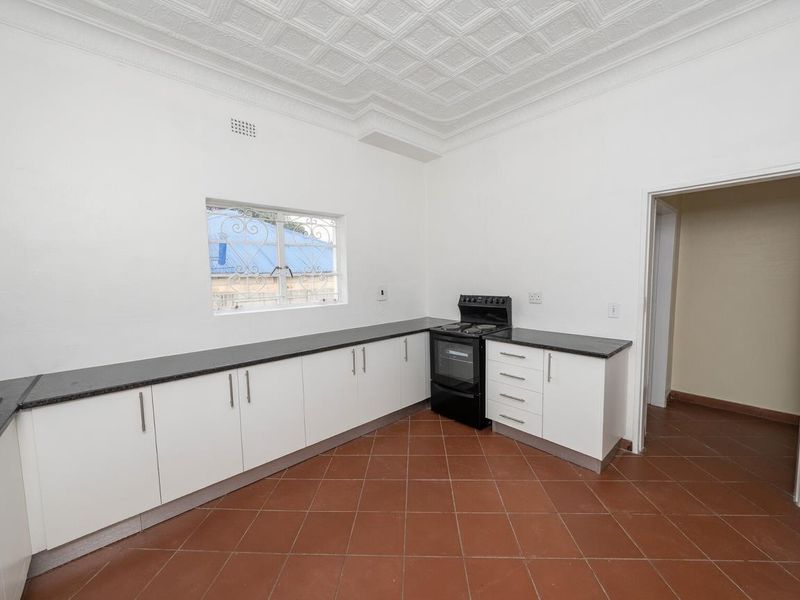 Beautifully Renovated Family Home To Rent in the Heart of Alberton North - Photo 10