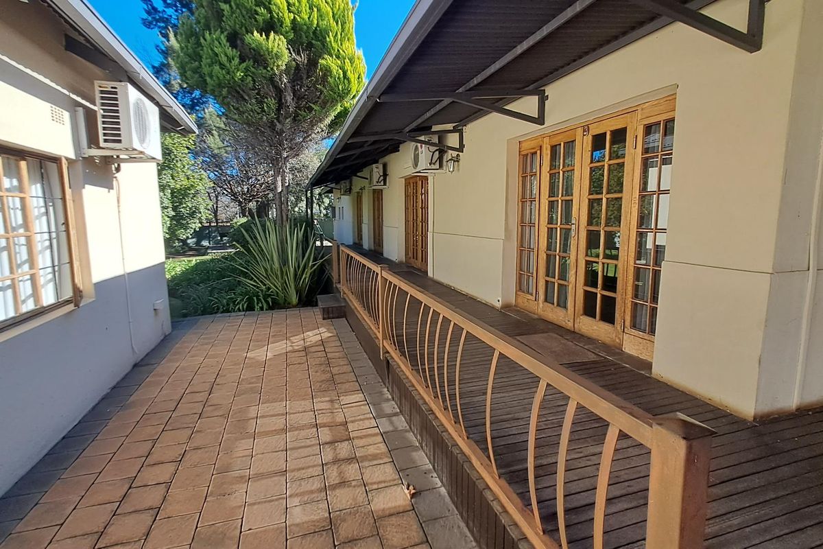 Four star guesthouse in Dan Pienaar, Bloemfontein - Photo 2