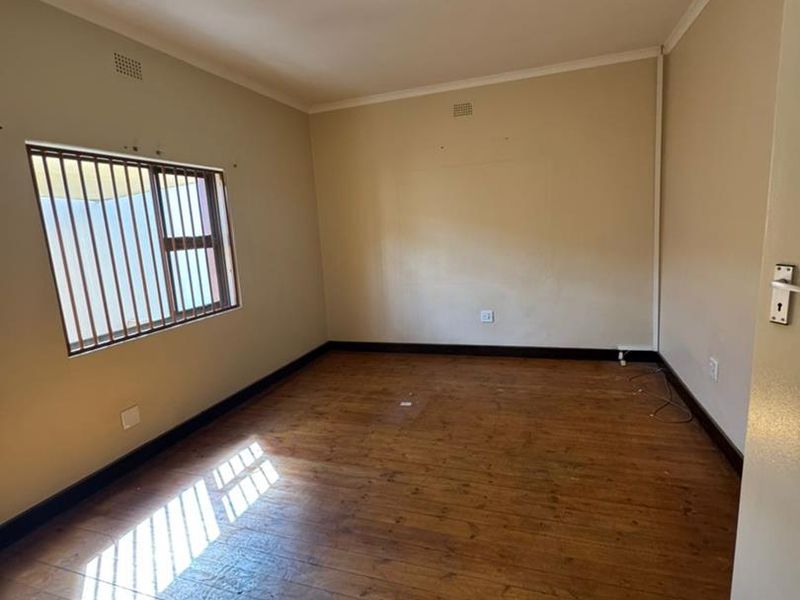 Prime Office Space | Excellent Visibility & Accessibility - Photo 7