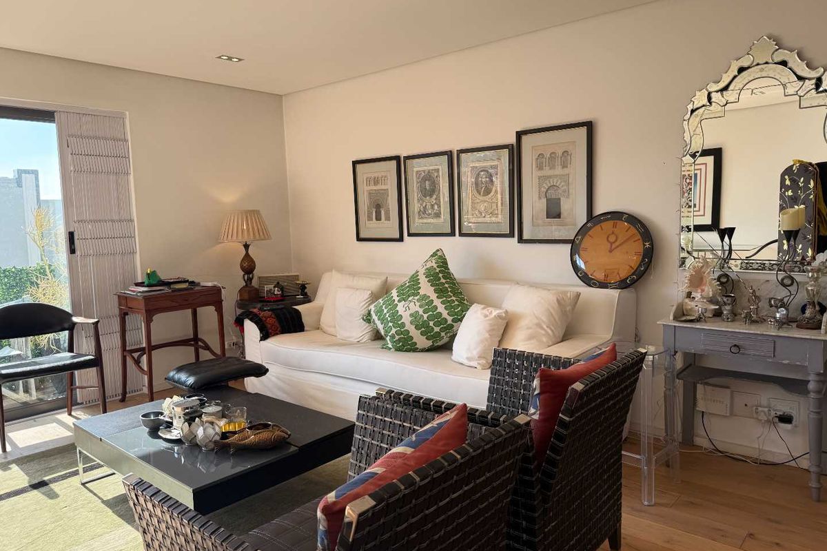 Secure, Sunny Apartment - Fully Furnished - Photo 4