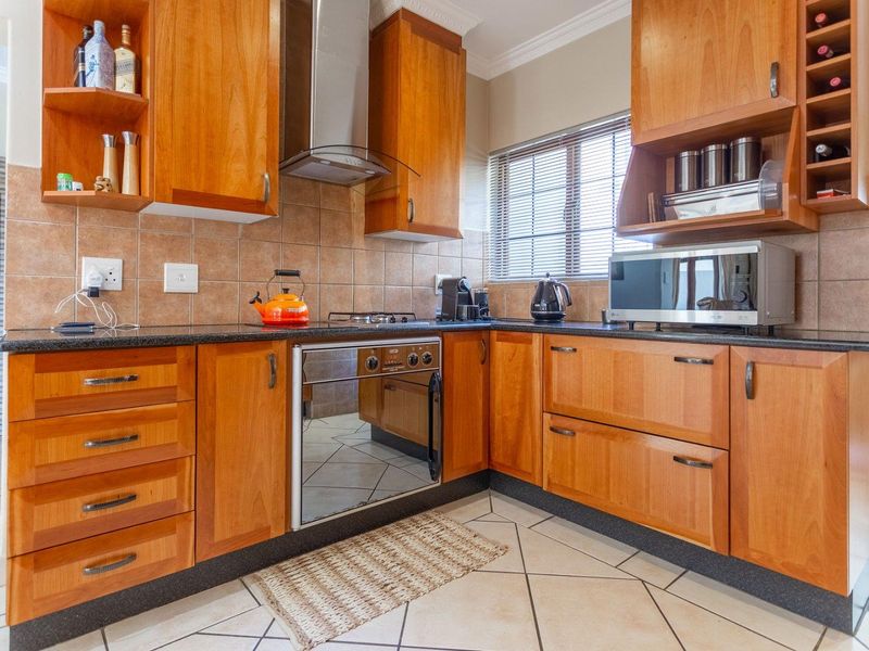 Beautiful 3 Bedroom home in prime location - Photo 10