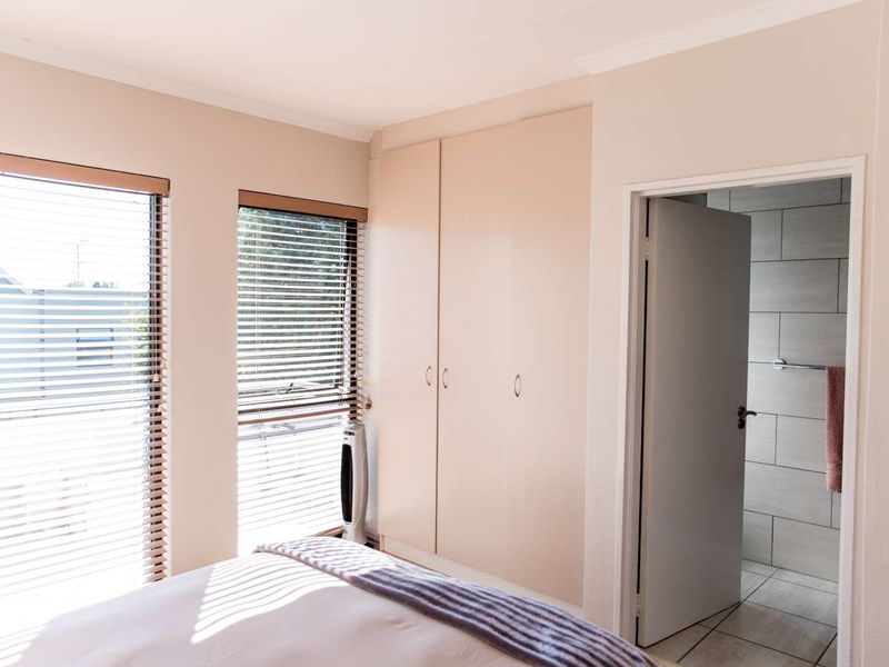 Gorgeous 2 bed, 2 bath apartment for sale in Abbington - Photo 8