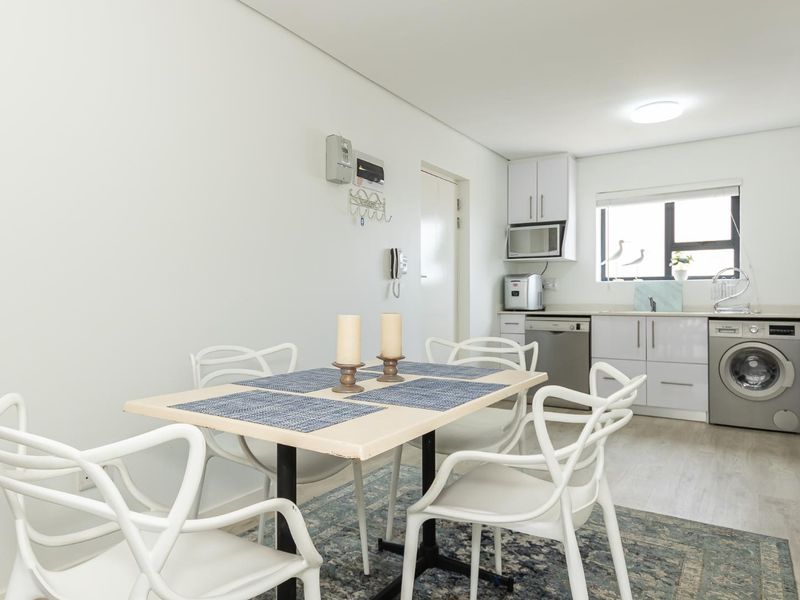 Modern Unfurnished  Apartment in Fish Hoek - Photo 9