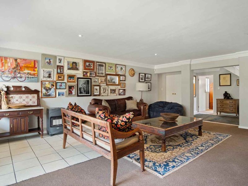 Karoo Farmhouse in Sunny Oakhurst - Photo 5